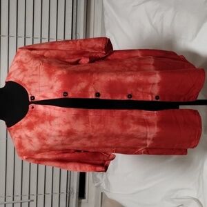 Tie Dye red short sleeve rayon top (no label) Excellent condition